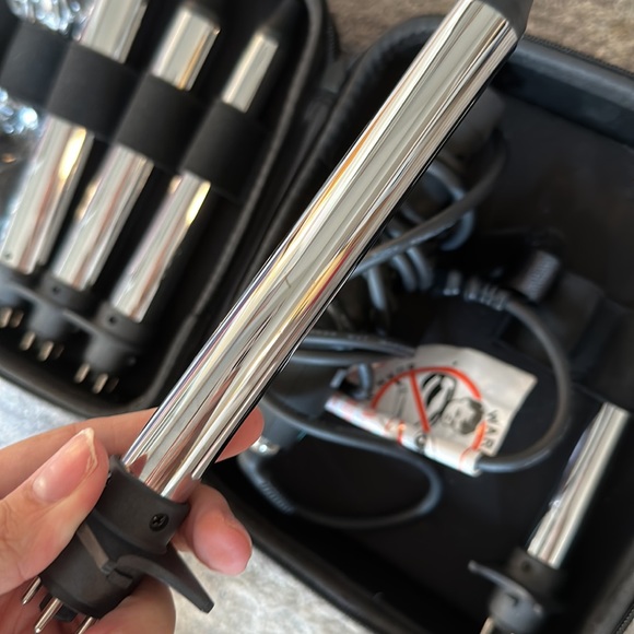 Amika the chameleon interchangeable curling wand set - Picture 3 of 6